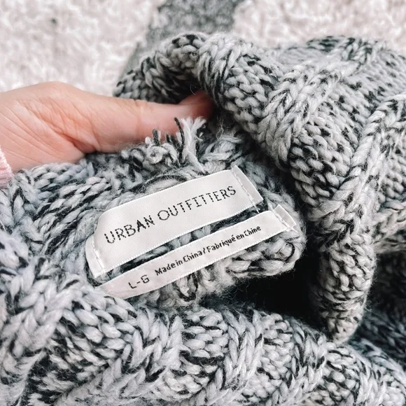 Urban Outfitters Gray Knit Cowlneck Sweater - Picture 4 of 7
